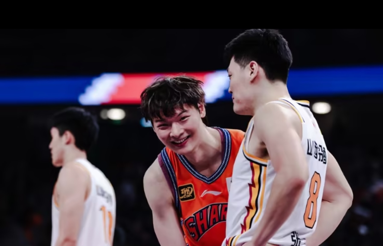 深圳队绝杀青岛队,王哲林统治全场 深圳队绝杀青岛队,王哲林统治全场