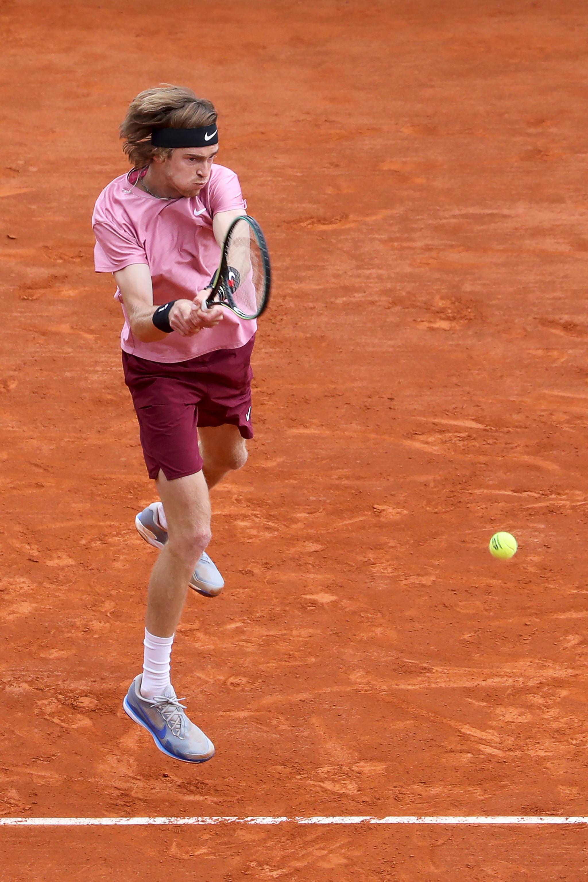 温网碾压蒙特卡洛大师赛，西西帕斯状态火热