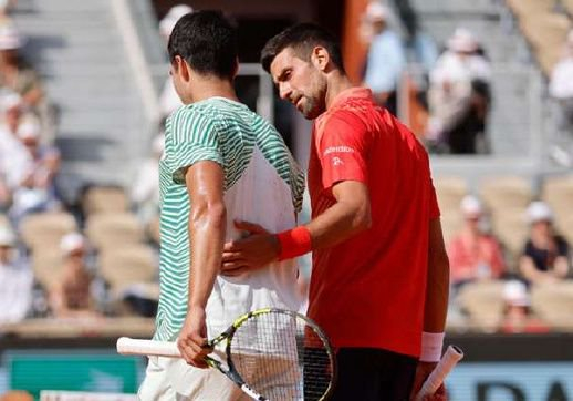 雷诺车队险胜阿斯顿马丁，佩雷兹状态火热