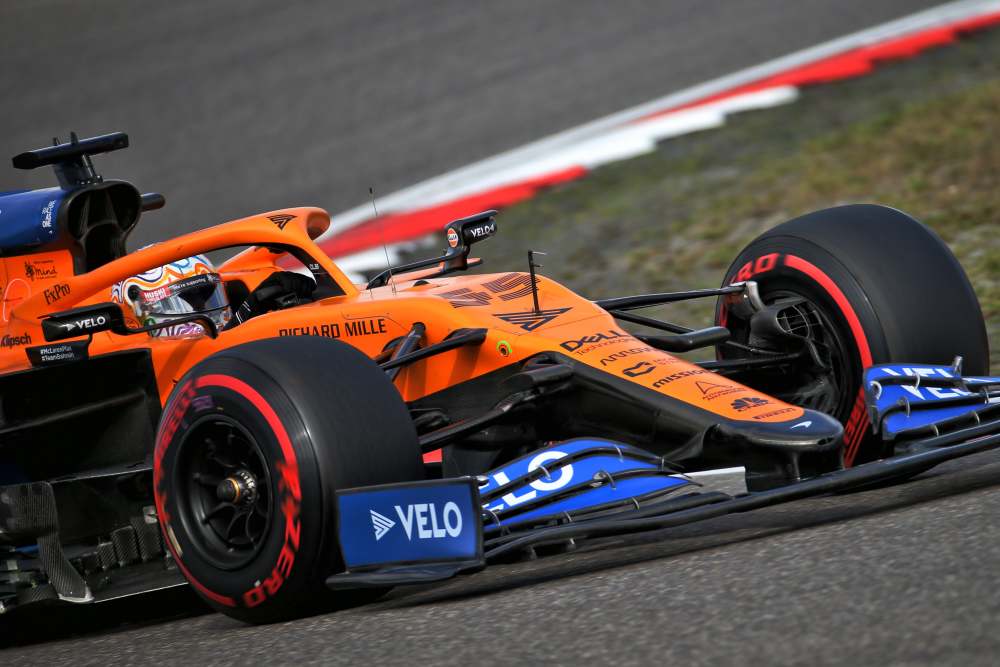 梅赛德斯碾压雷诺车队，塞恩斯惊艳四座