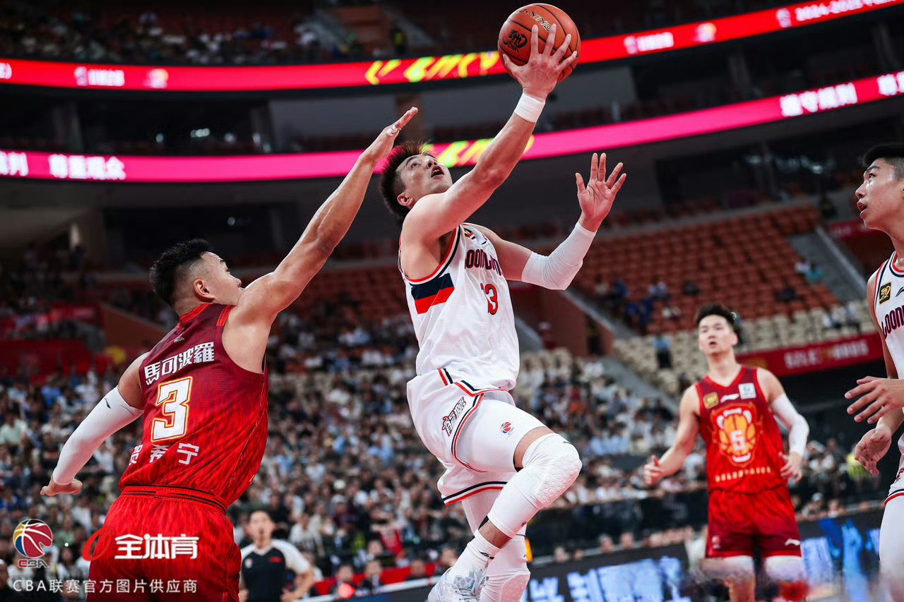 雷霆逆转掘金，郭艾伦带队取胜