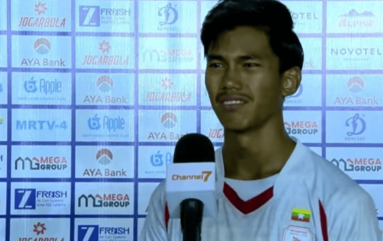 阿曼球员沙马纳出战亚洲杯比赛 阿曼球员沙马纳出战亚洲杯比赛