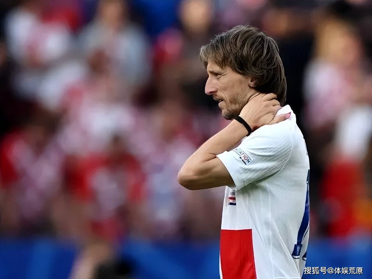 欧洲杯半决赛即将打响,四强争夺正酣 欧洲杯半决赛即将打响,四强争夺正酣