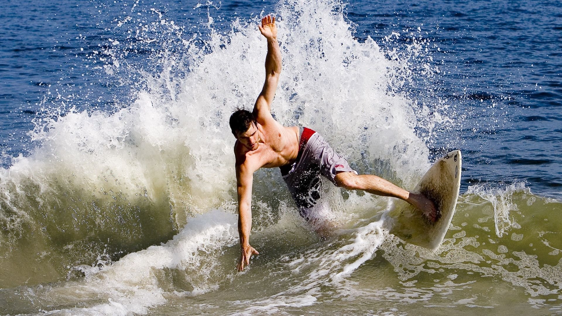 东决关键战之夜，卡塞米罗打出生涯之夜，从绿茵场到硬木地板的传奇跨越